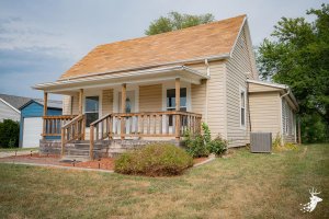 Open Floor Plan – Modern Updates – Close Conveniences! photo