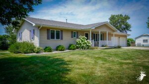 Beautifully Maintained Ranch Style Home photo